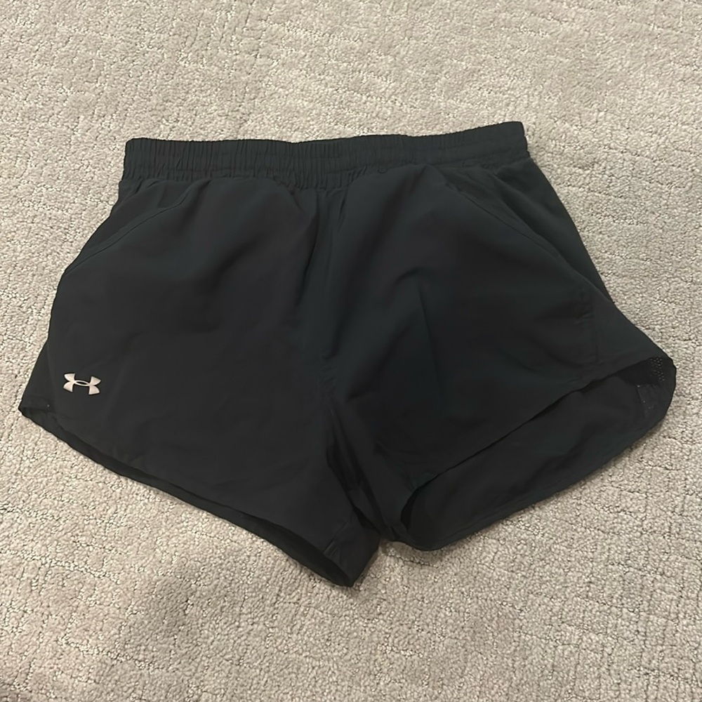 Women’s UA shorts